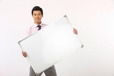 《英雄联盟》预告新ADC英雄“斯莫德” 可爱喷火射手小火龙